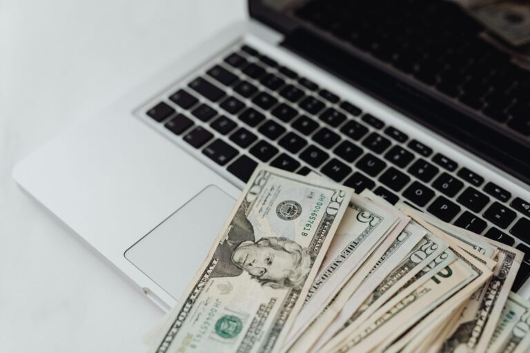 7 Ways To Make Money Blogging